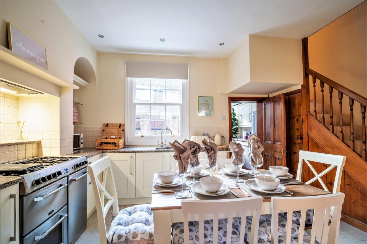 The Cottage In Chester, Sleeps 6 With Free Parking Eksteriør bilde