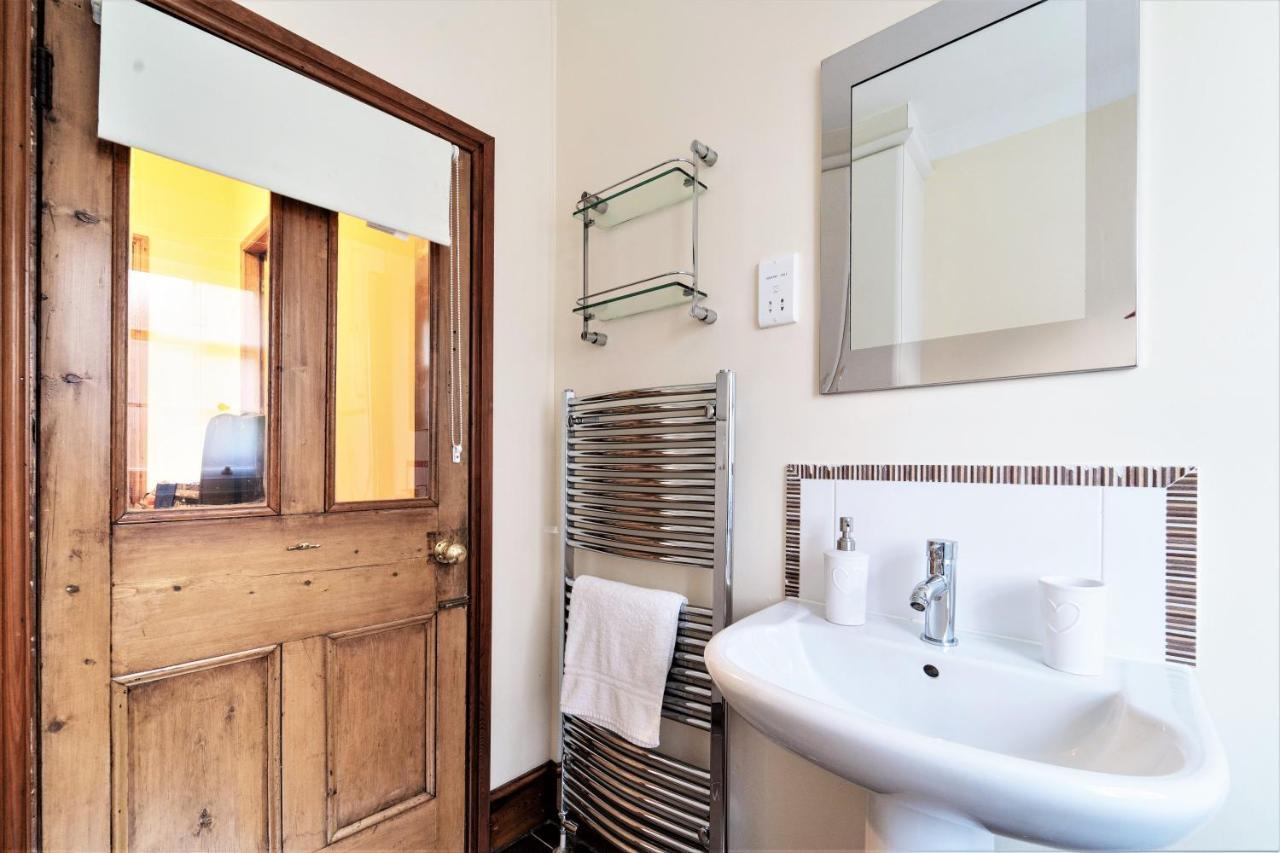 The Cottage In Chester, Sleeps 6 With Free Parking Eksteriør bilde